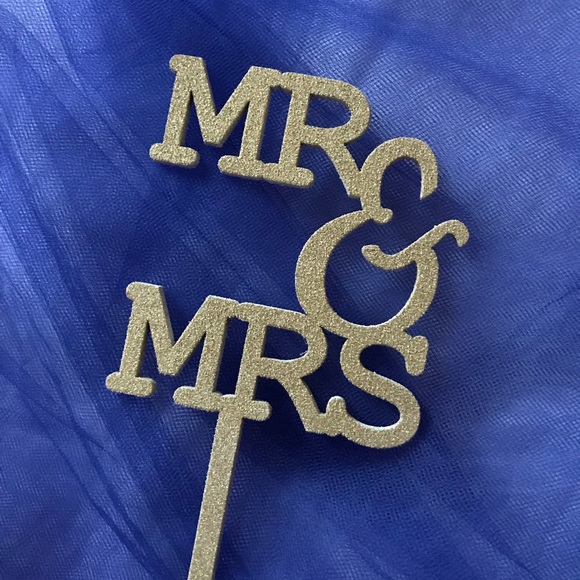 MR & MRS Gold Glitter Cake Topper - Picture 2 of 2